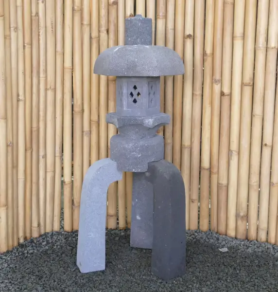 Product image 2 of the product “Japanese style Garden Lantern, made from Andesit Stone. Multipart. 120 cm Height, Stand is 50 cm width. ”